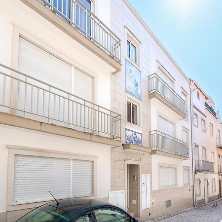 Charming Nazare Apartment-1 Minute To The Beach Exterior photo