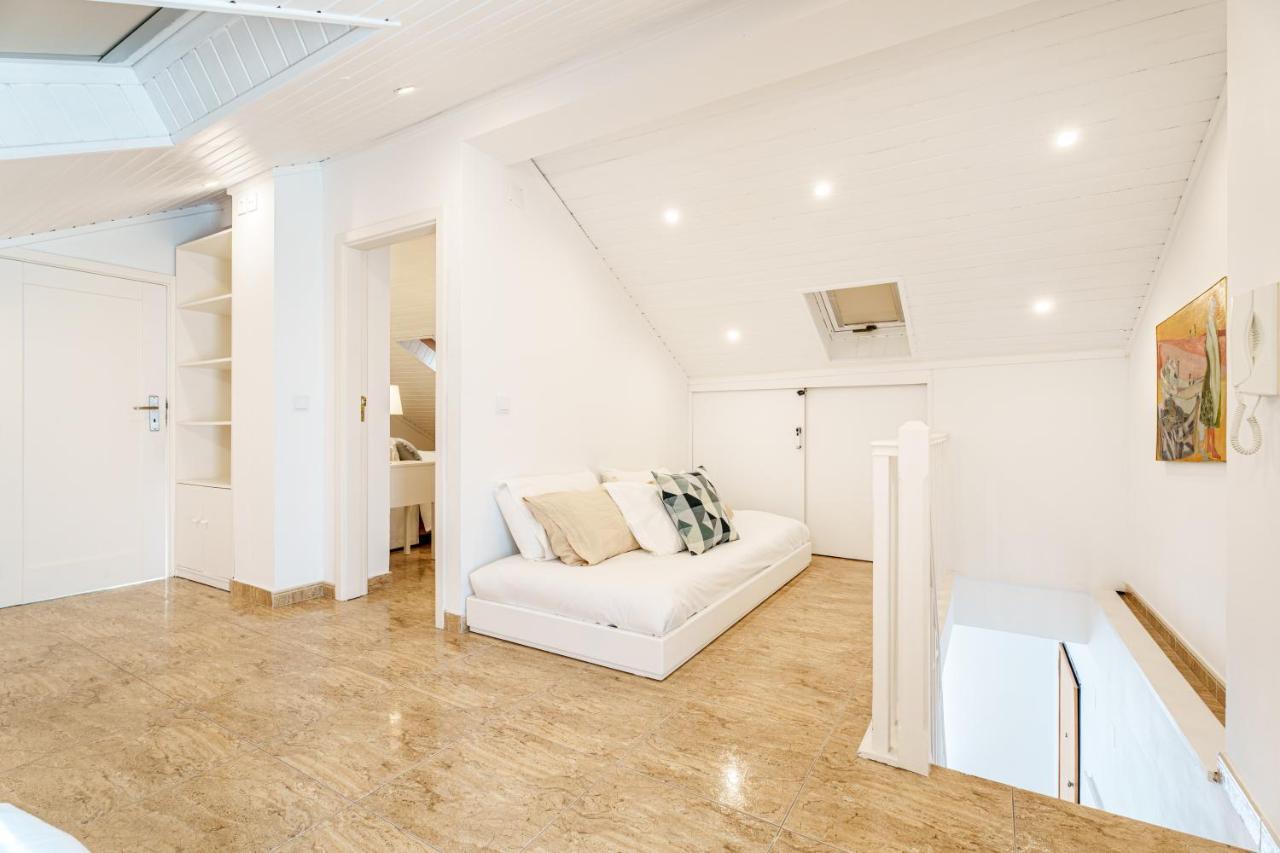 Charming Nazare Apartment-1 Minute To The Beach Exterior photo