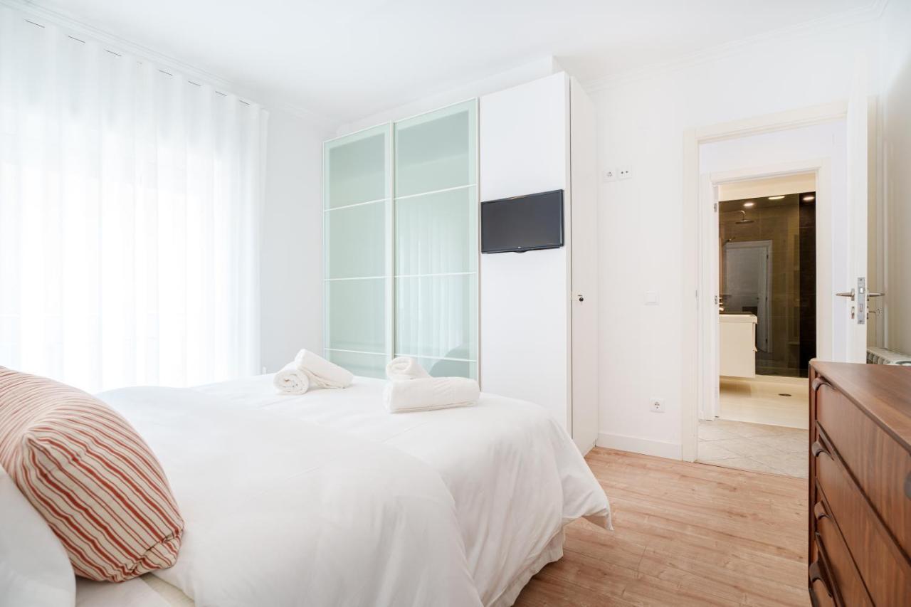 Charming Nazare Apartment-1 Minute To The Beach Exterior photo