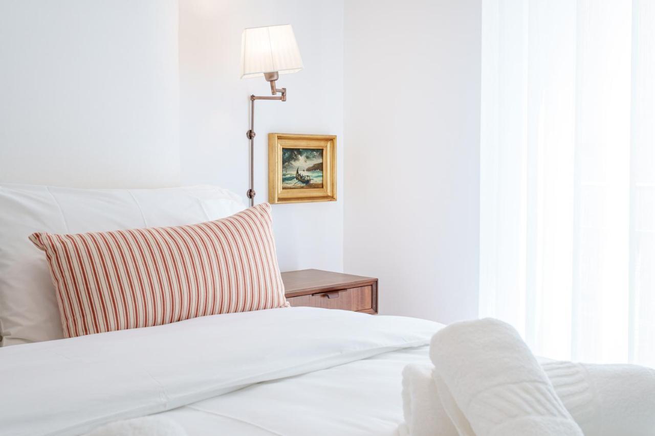 Charming Nazare Apartment-1 Minute To The Beach Exterior photo